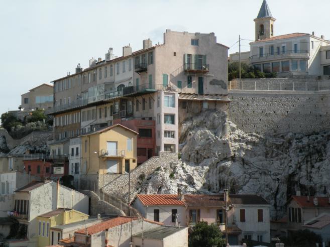  constructions pittoresques sur les rochers